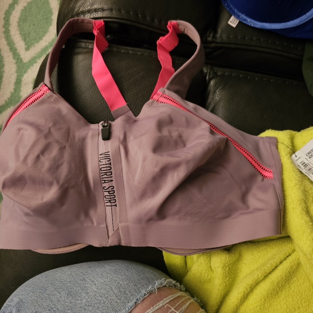 Victoria's secret sports bra 36DDD